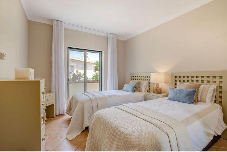 2Bedroom Bungalow Heated Shared Pool ,Near Carvoeiro And Ferrugudo Esterno foto