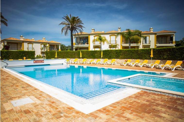 2Bedroom Bungalow Heated Shared Pool ,Near Carvoeiro And Ferrugudo Esterno foto