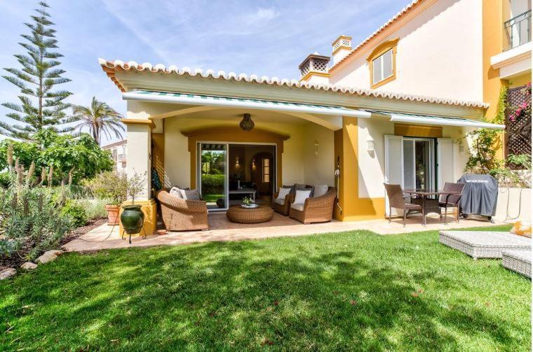2Bedroom Bungalow Heated Shared Pool ,Near Carvoeiro And Ferrugudo Esterno foto